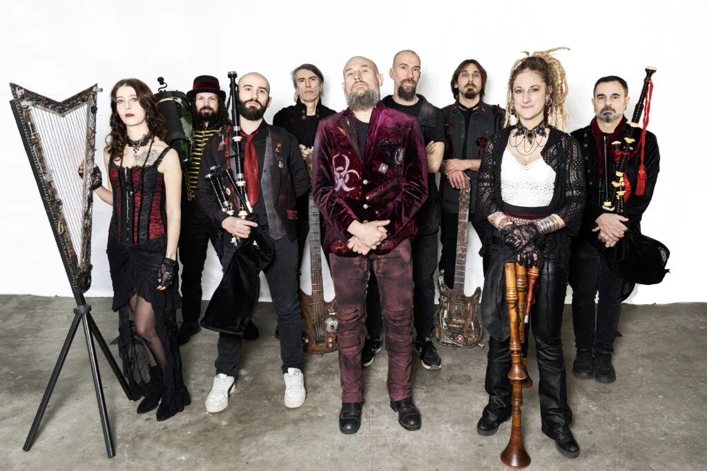 Folkstone in una fotografia pubblicata dalla band
