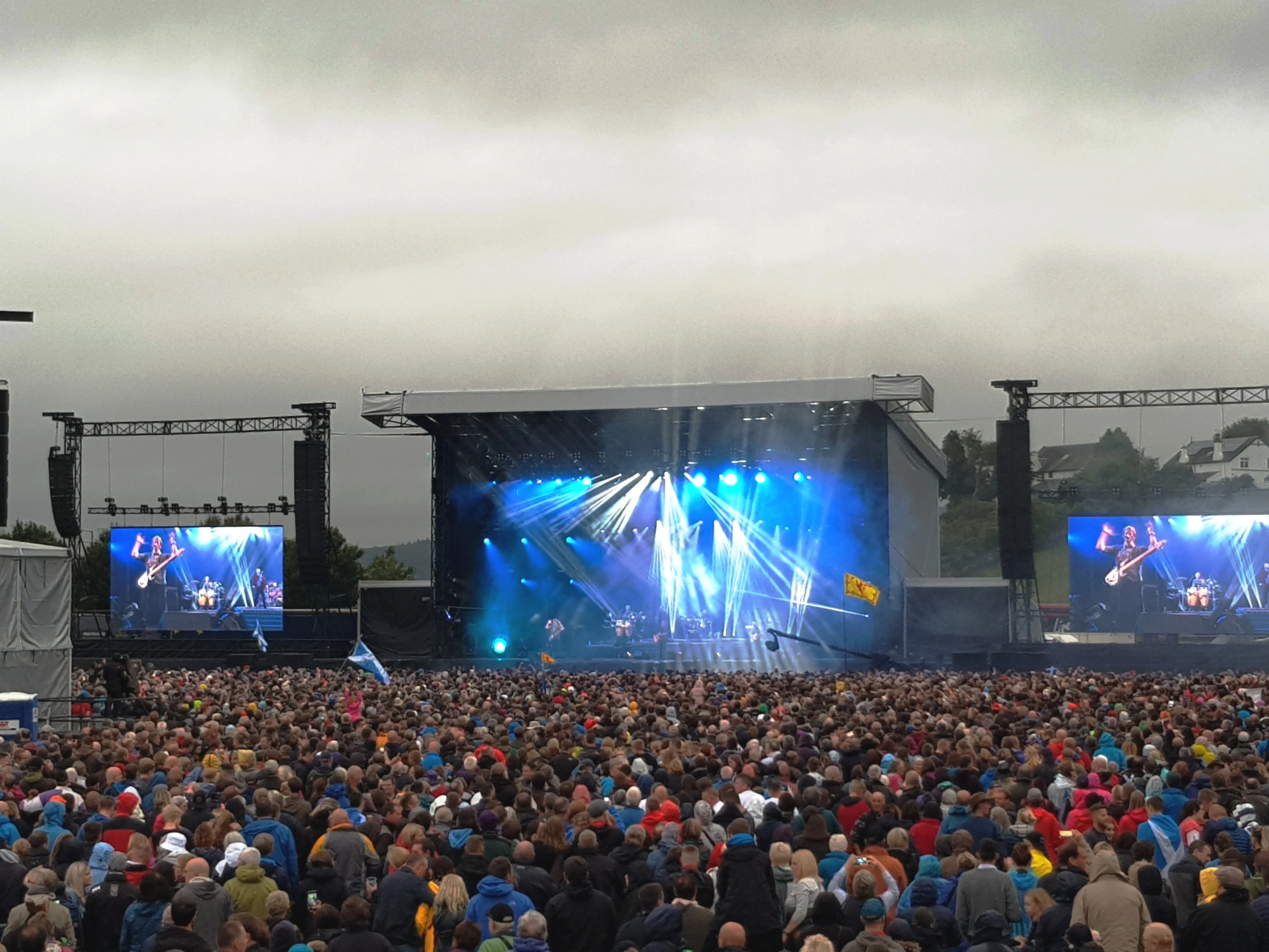 Runrig: rock scozzese, lingua gaelica e memoria delle Highlands
